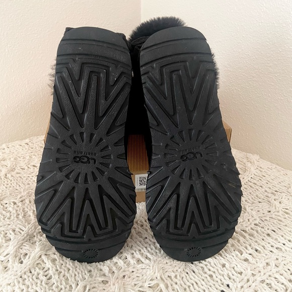 Black Short Ugg Boots - Picture 6 of 9